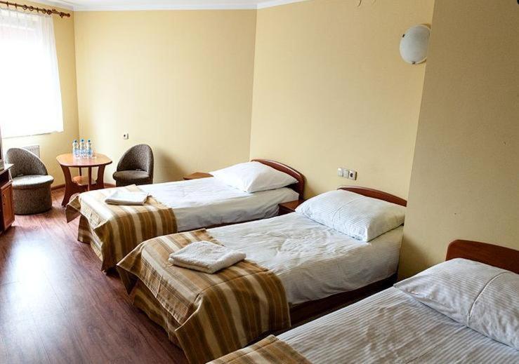 Hotel Omega Острув-Велькопольський Номер фото